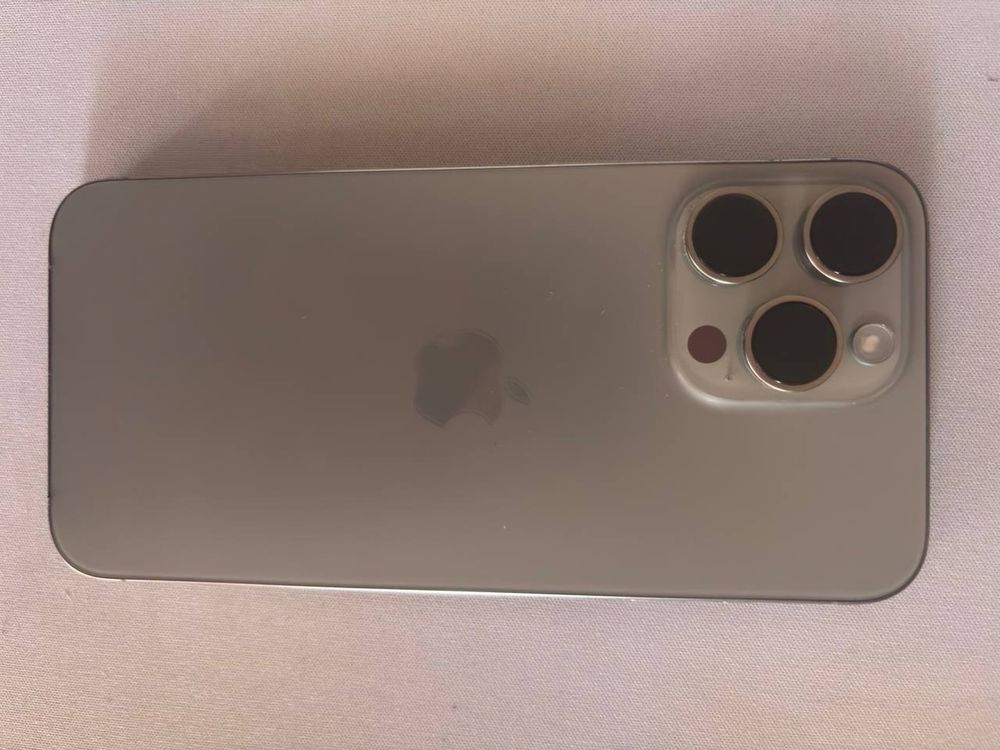 Iphone natural titanium 15 PRO MAX като нов