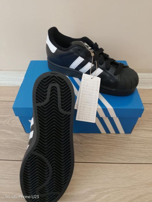 Adidas superstars