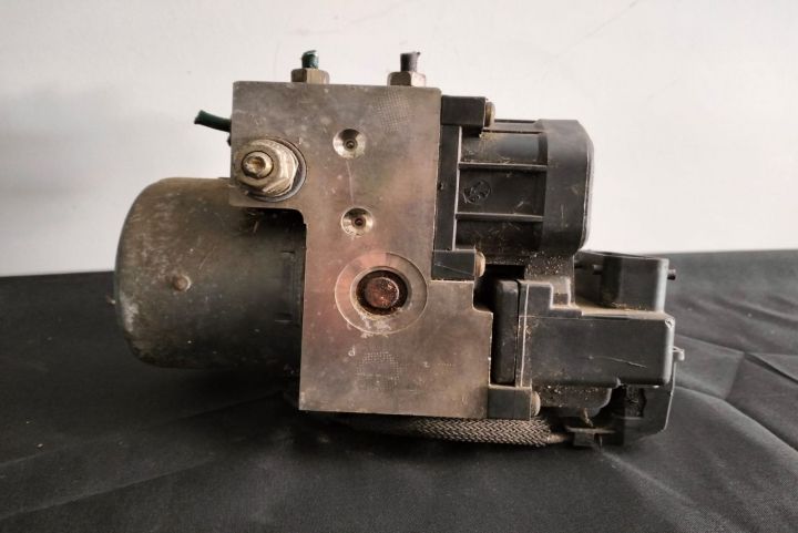 Pompa ABS 0265216872 8200085584 0273004621 Renault Symbol prima gener