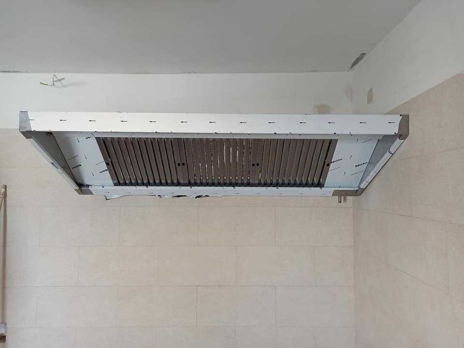 Montaj hota inox restaurant / fast food si tubulatura de ventilatie