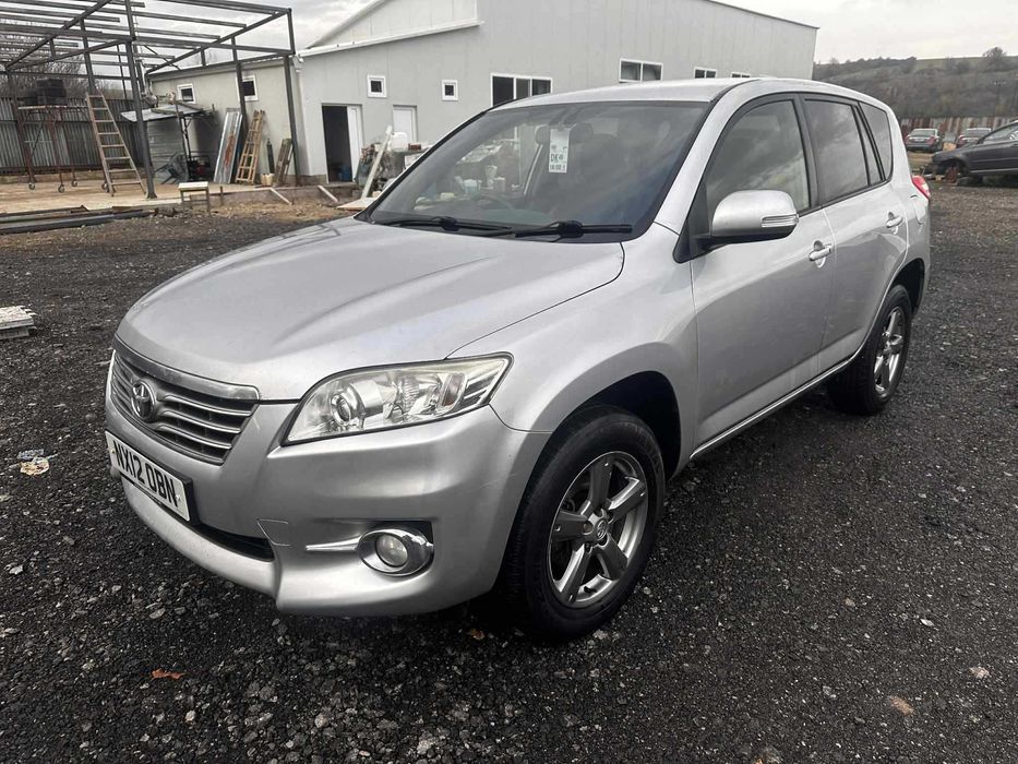 НА ЧАСТИ Toyota  Rav4 2.2 D-4D 150 Ел Кожа Навигация