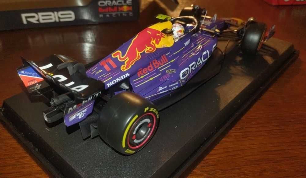 Macheta F1 1:18 Red Bull RB19 Las Vegas 2023 Sergio Perez Bburago