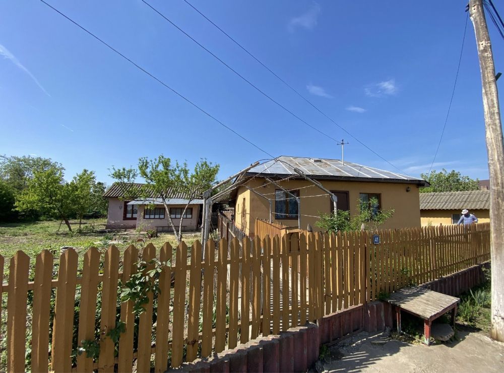 De vanzare Casa in centru +Teren