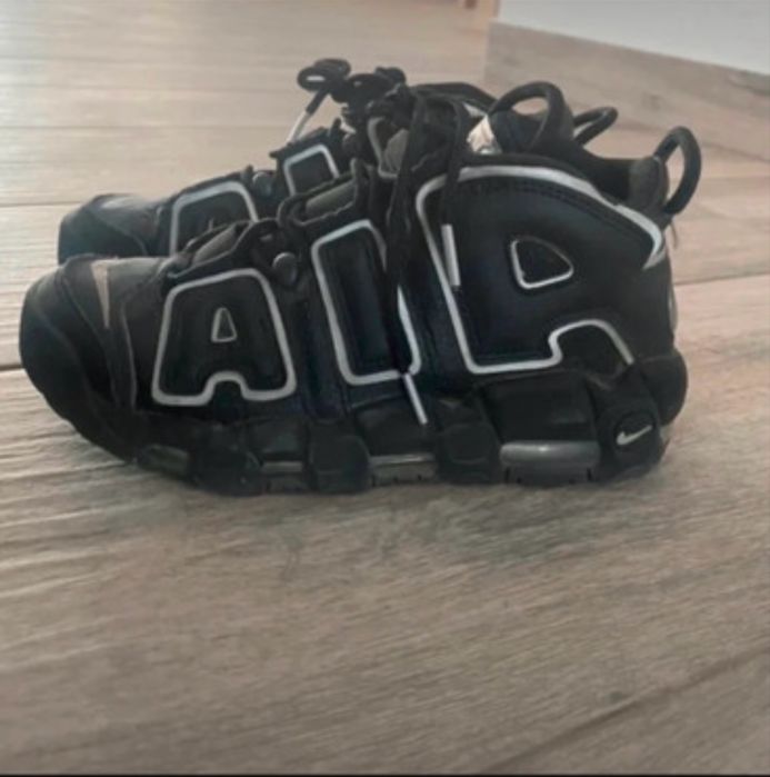 adidasi uptempo negrii