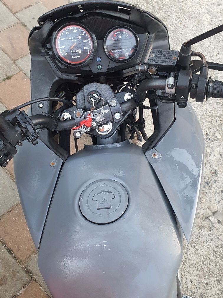 Honda cbf/cbr 125 2009