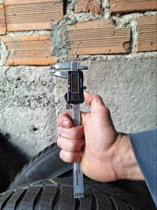 Продавам Зимни гуми Pirelli  225/60/17