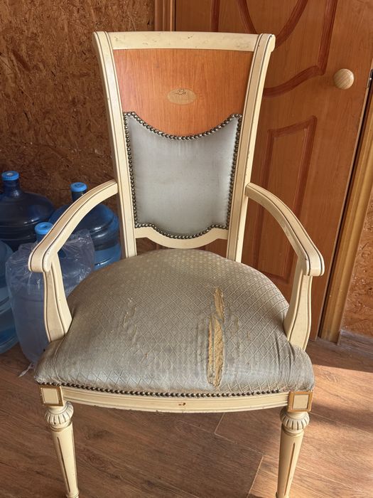 Продам Стулья дерево
