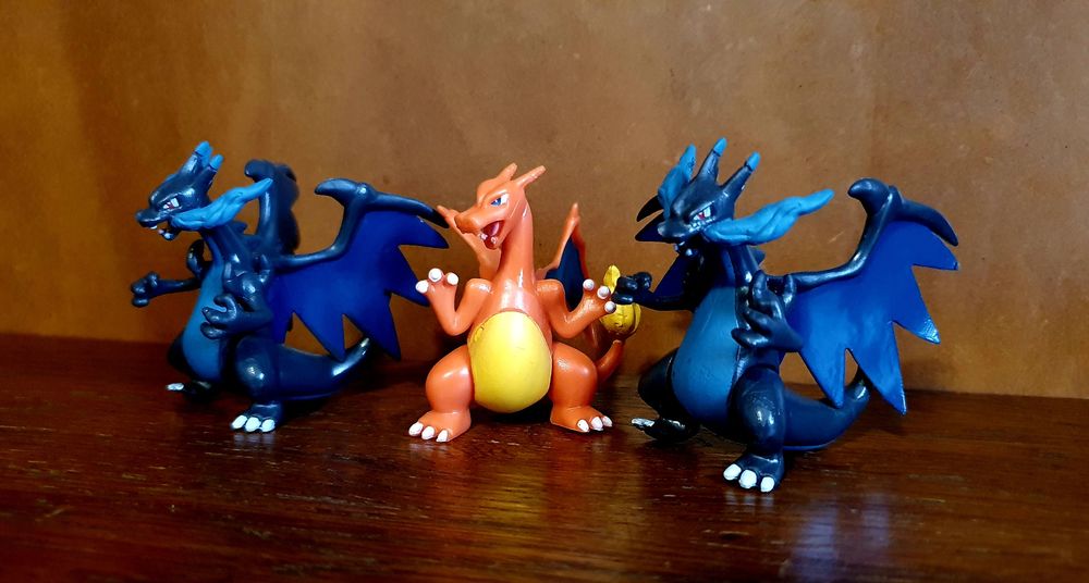 Figurine Pokemon: Charizard, MegaCharizard, Charmeleon