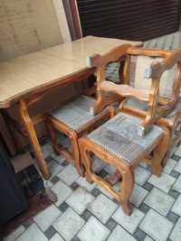 Продаётся стол и стулья