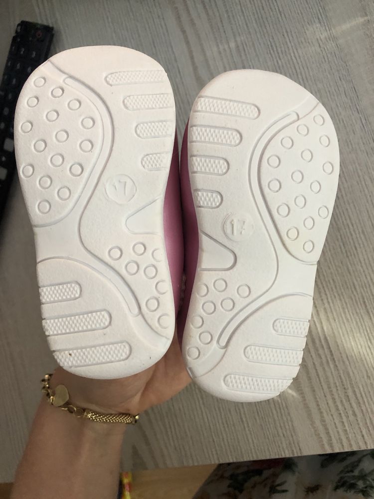 Sandale noi pentru fetite
