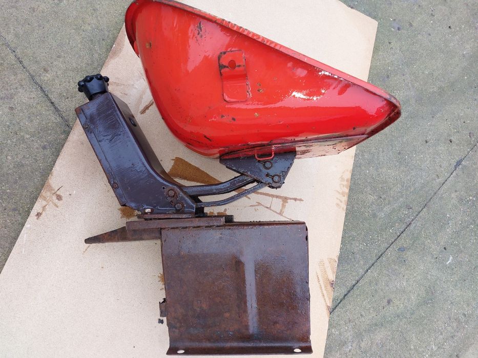 Scaun de tractor 650