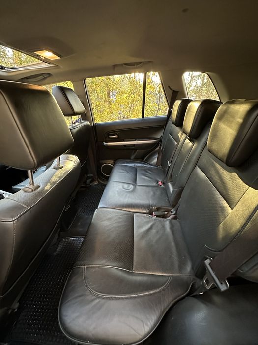 Suzuki Grand Vitara 2  -Full Option-