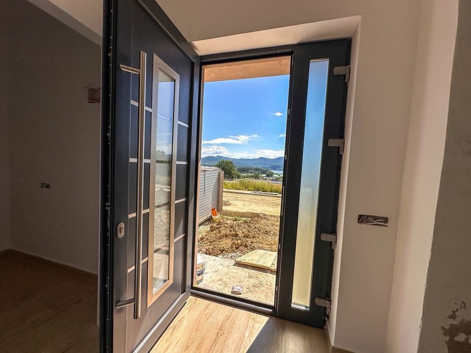 Case de vanzare Rm Valcea/Calea lui Traian Nord/Retail Annabella Nord