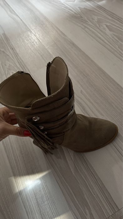 Ghete Zara, marimea 36, piele