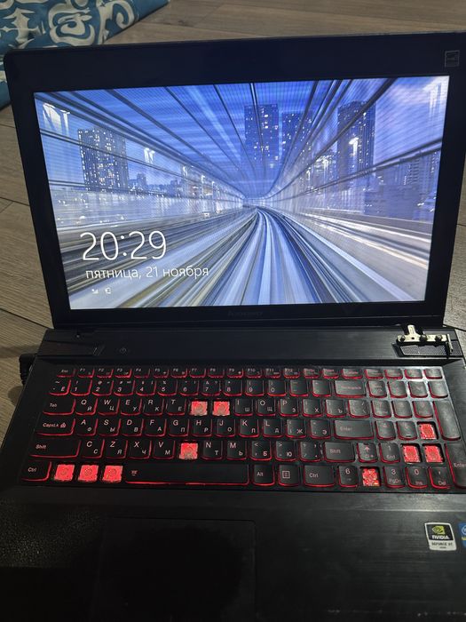 Продам Ноутбук Lenova 900гб