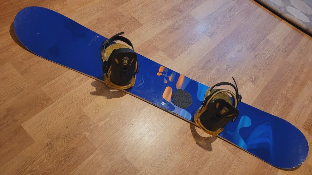 Placa snowboard Burton 152 cu legături  Burton și boots Burton 42