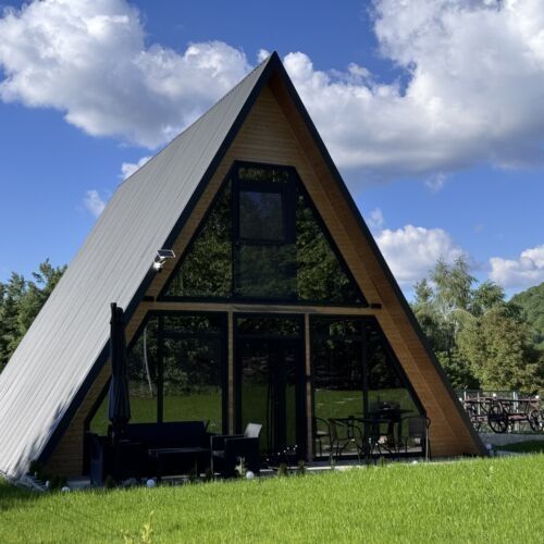 Cabane stil-afrem si case la gata