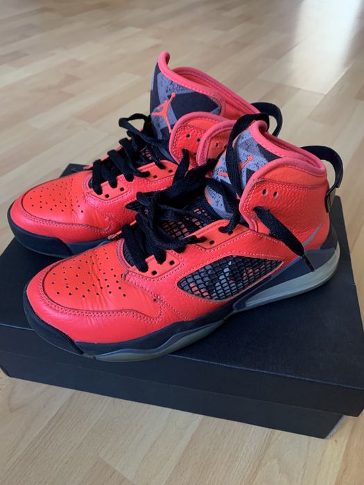 Air Jordan Mars 270 PSG