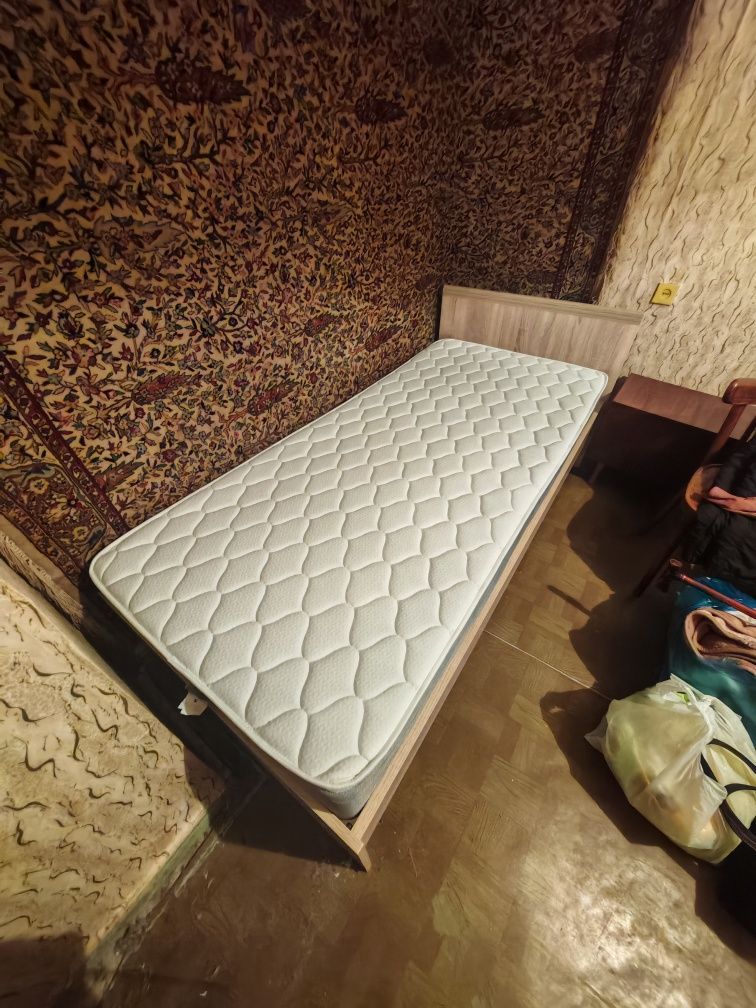 Продам кровать 1-спальную с матрасом