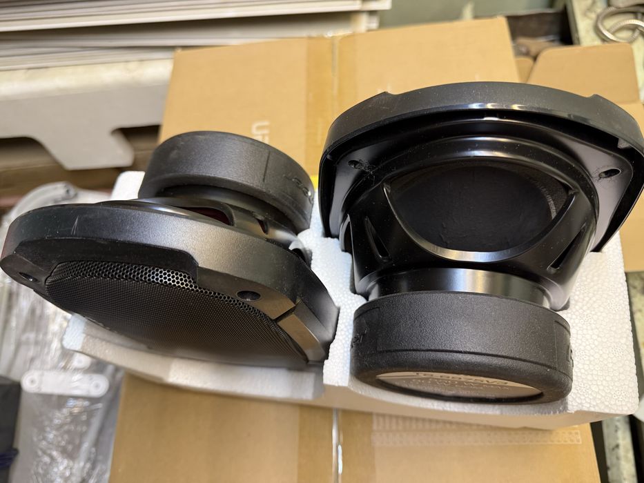 Продам калонки Pioneer V3 Champion