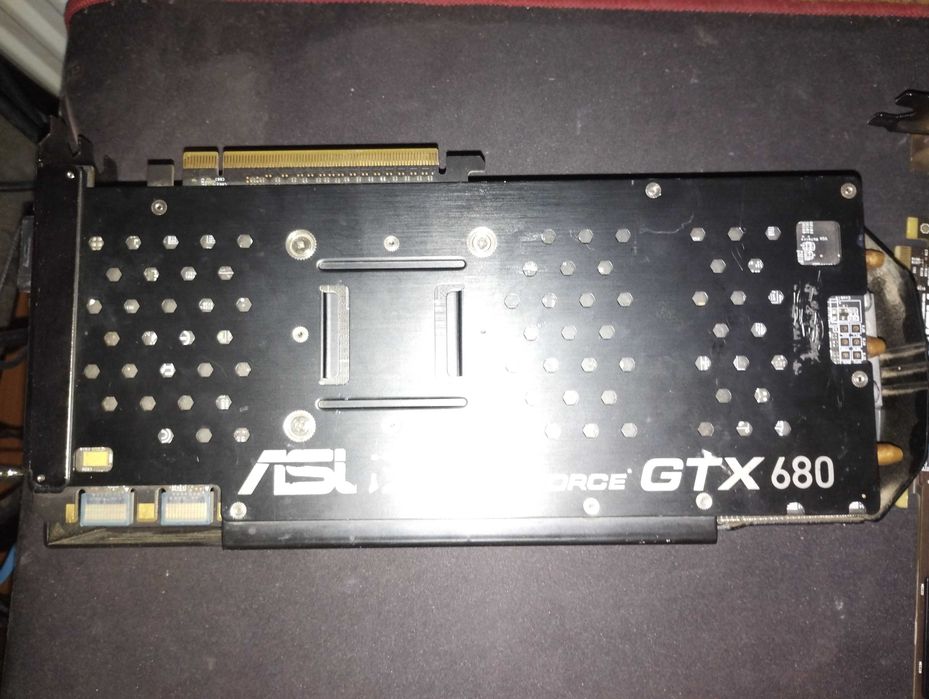 Placa video GTX 680, GTX 760 si Radeon R9 270 4gb