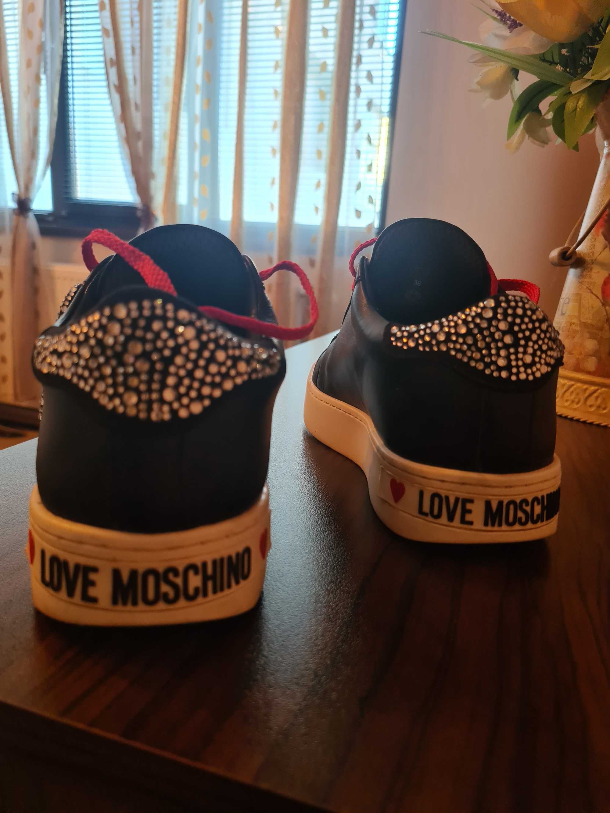 Love moschino 36номер