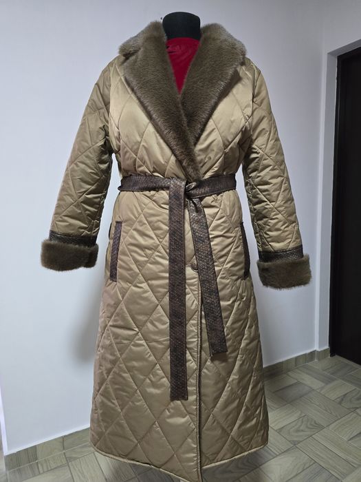 Geaca cu guler din blana naturala moale, cordon propriu în talie