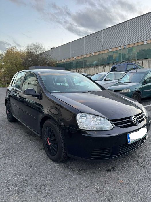 Volkswagen Golf V – 1.6 benzină, 102 CP, an 2007
