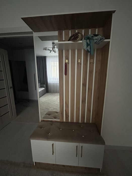 Сатам: Прихожка (вешалка + банкетка + айна)