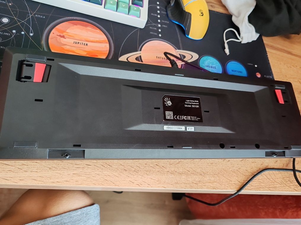 Продам механическую клавиатуру Bloody B810R