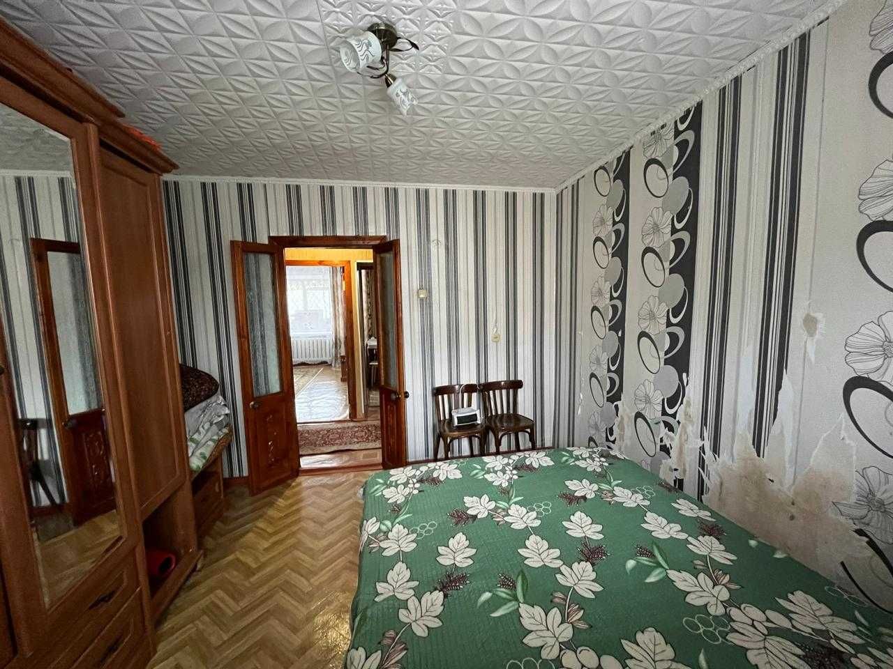 Продаю 4-х комнатную квартиру в центре Сортировке на 2 этаже.