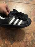 Adidasi superstar