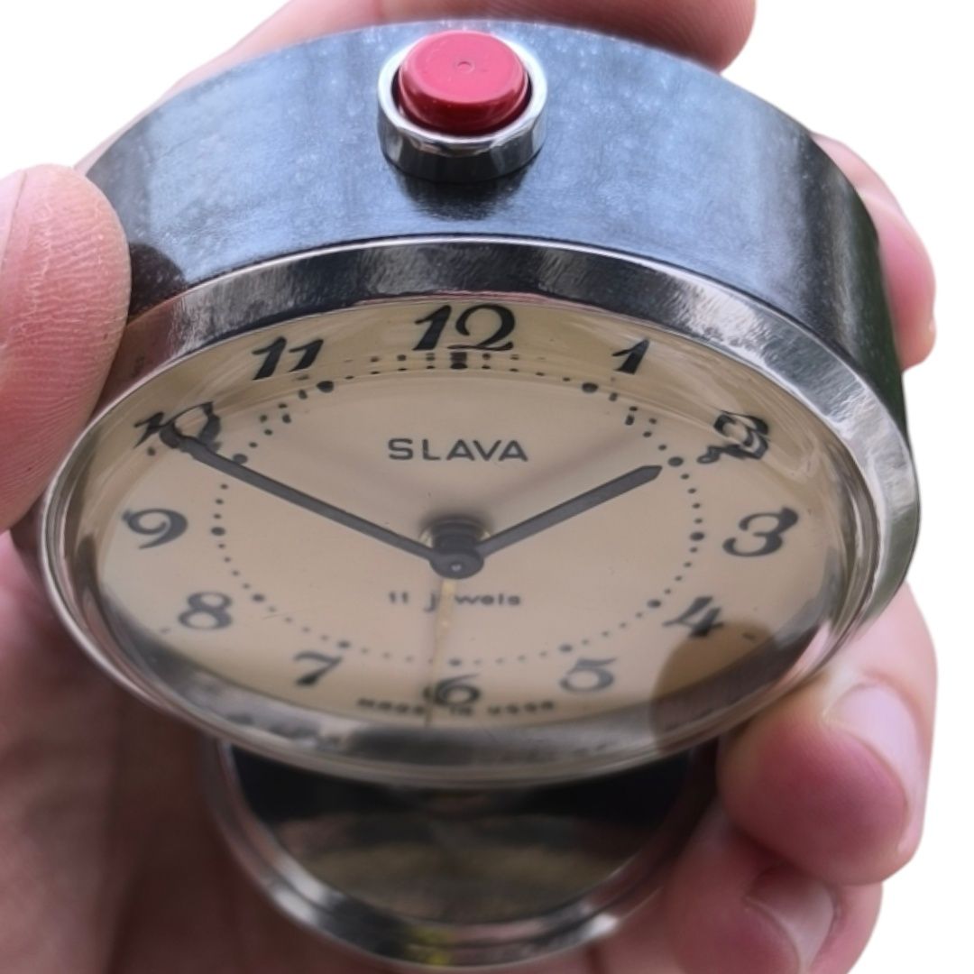 Ретро механичен будилник Slava /обслужен/