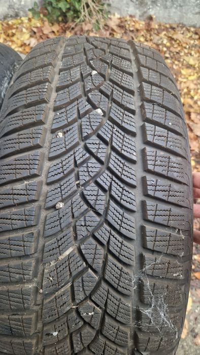 Good Year 225 55 17 гуми