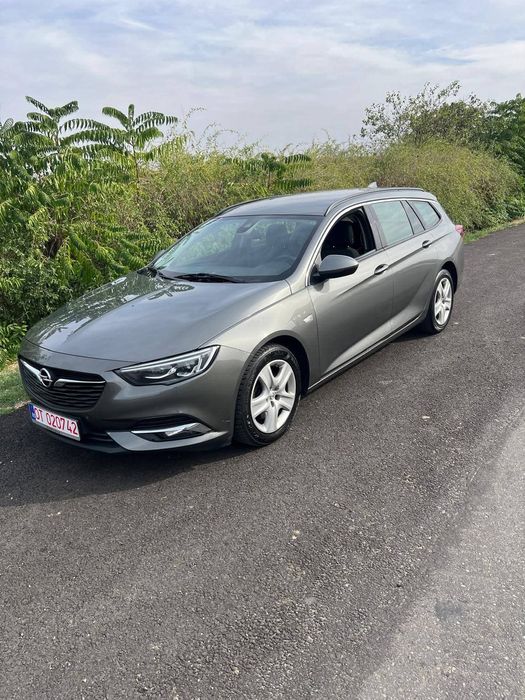 Vând Opel Insignia