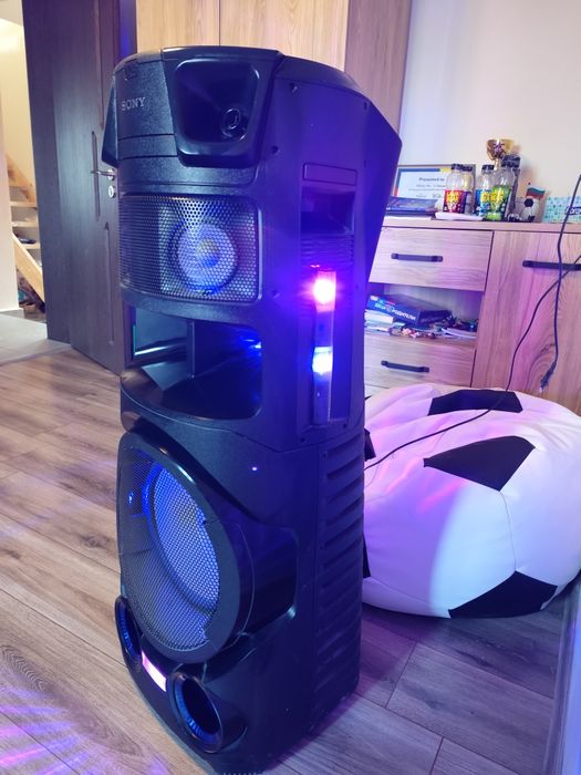 Продавам аудио система Sony mhc v83d