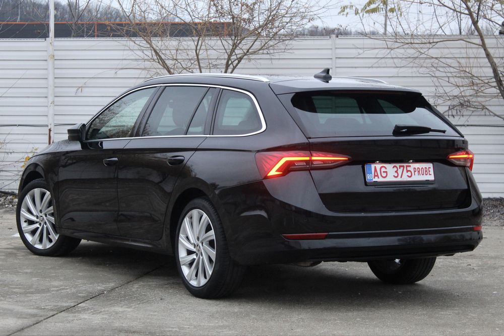 Skoda Octavia/1.5 TSI/150Cp/Led/Cristal/Distronic+/Padele/Mild Hybrid