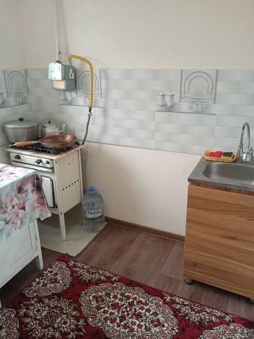 Чирчик шахар
3-микрораён
#1-хона 3-етаж 
Квартира ижарага берилади