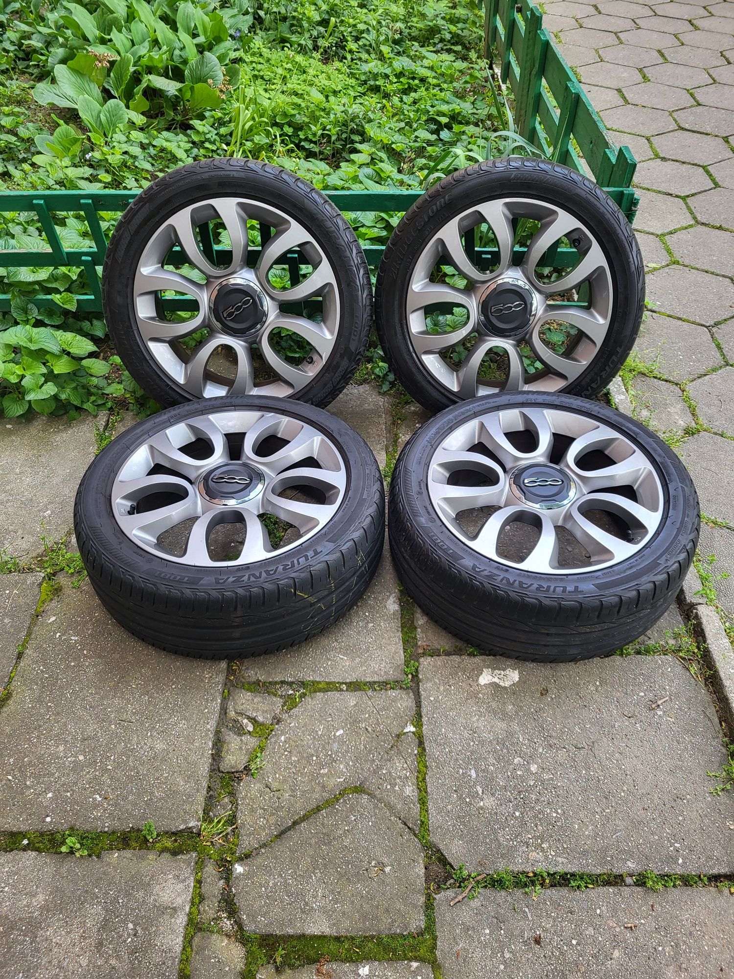 Джанти 17ки 5х98 за Fiat 500L с гуми Bridgestone