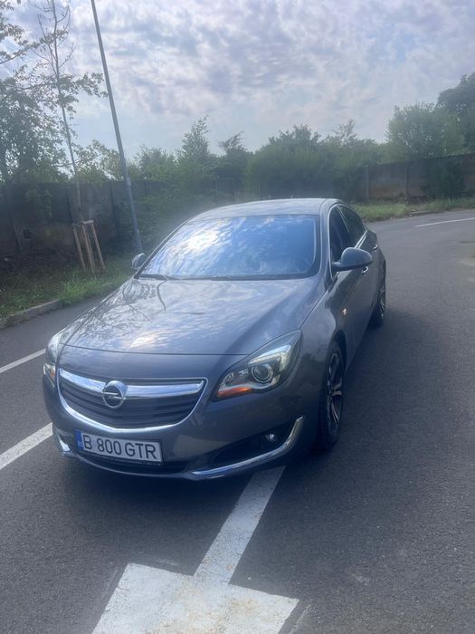 Propietar din 2015 vand  sau schimb insignia