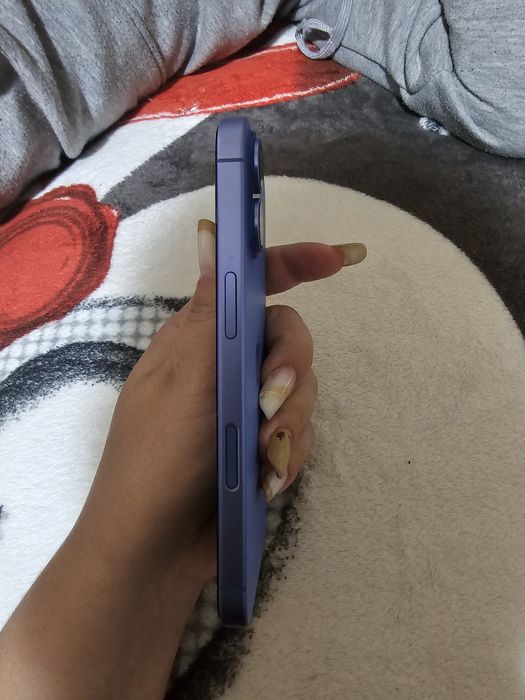 Iphone 16 Albastru