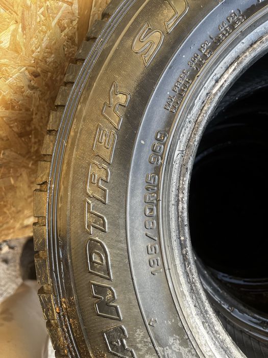 Vand 4 caucicuri 195/80/R15