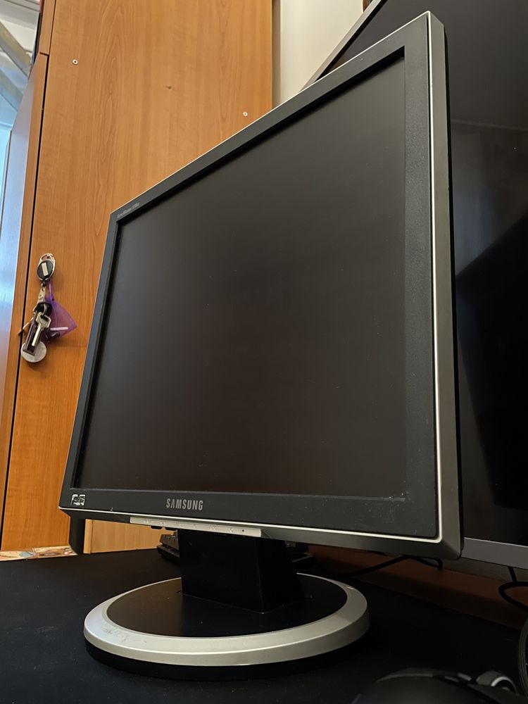 Monitor SyncMaster 930bf