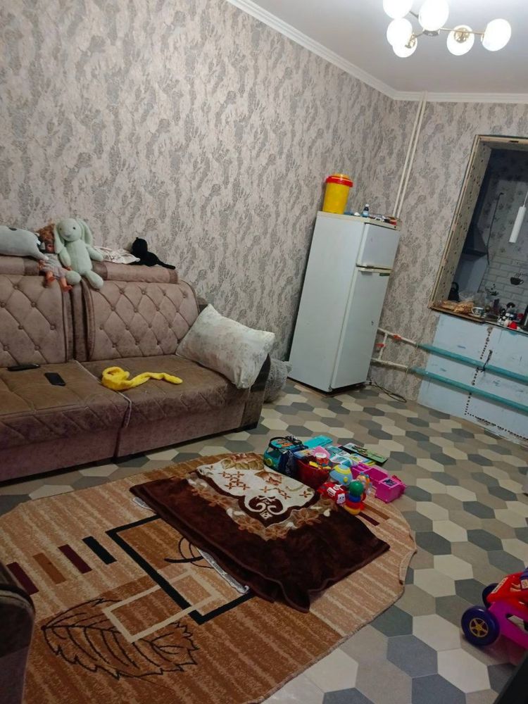 Срочно продается квартира на Авиасозлар-3 2в3/1/4,49кв