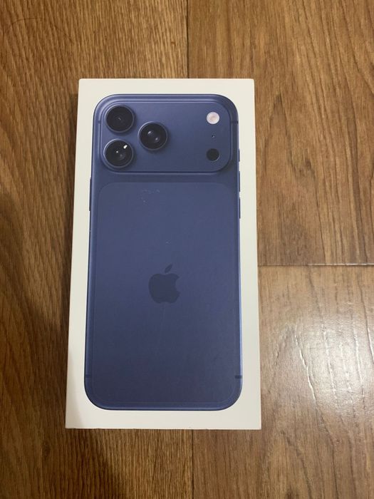 Продам Iphone 17 pro Max,256GB,в темно синем цвете  запечатаный с лис