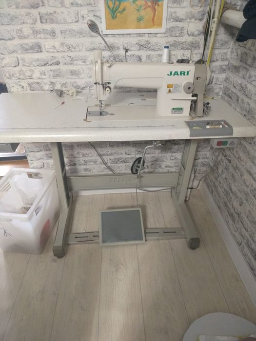 Продам швейную машинку марки JARI