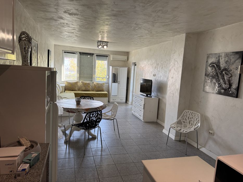 Двустаен апартамен под наем в к.к.”Слънчев бряг”