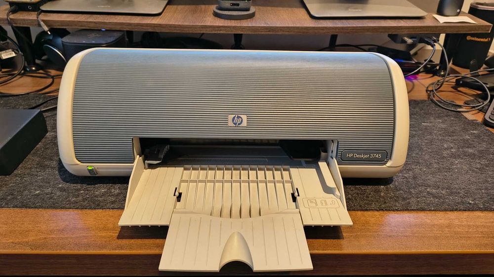 Imprimanta color HP Deskjet 3745