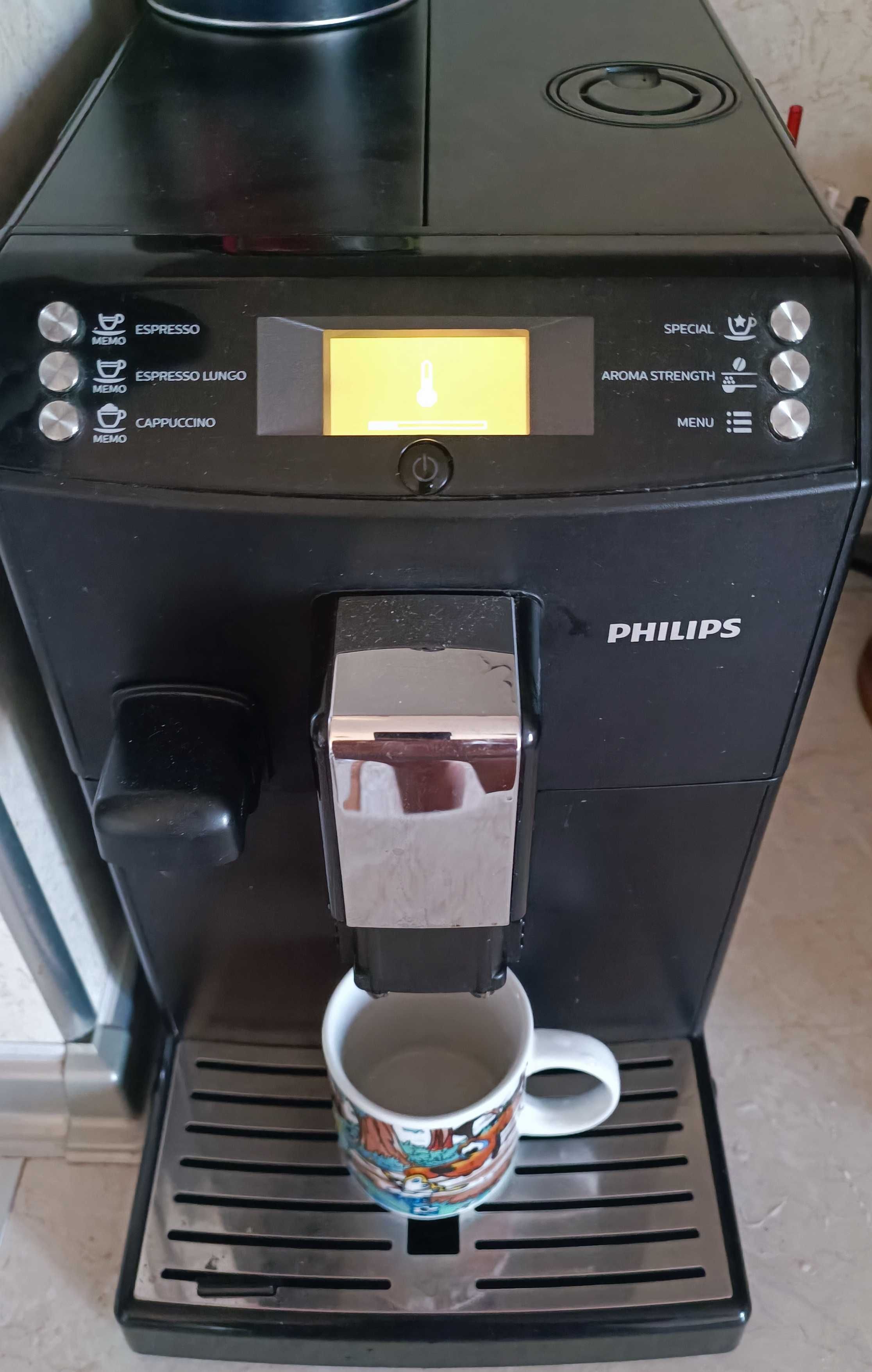 Продавам кафе автомат / кафе машина Philips Saeco HD8828