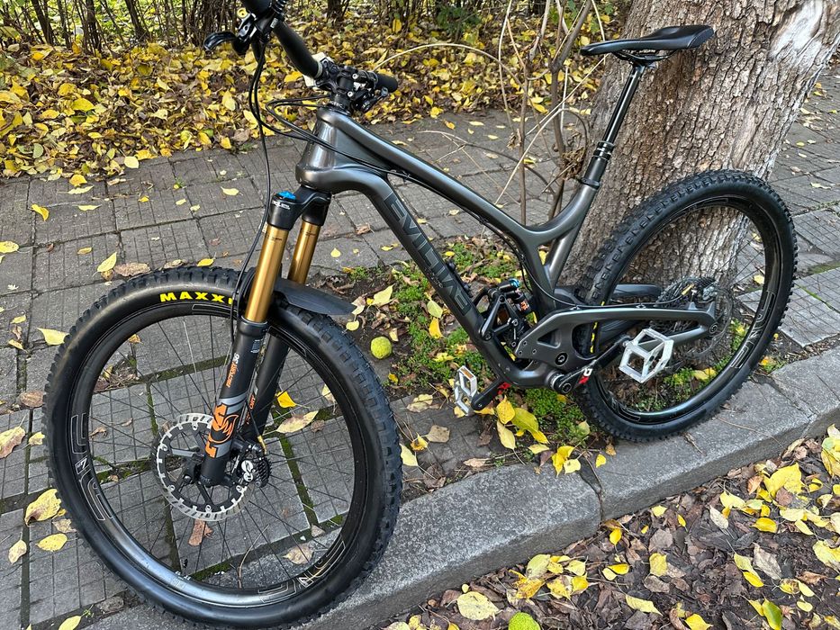 Карбоново ендуро EVIL INSURGENT 29 L